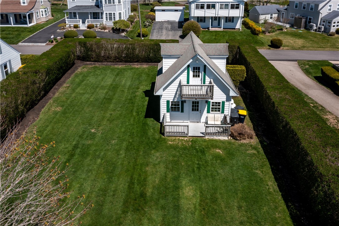 Narragansett, Rhode Island 02882, United States, 4 Bedrooms Bedrooms, ,4 BathroomsBathrooms,Residential,Pending,127233