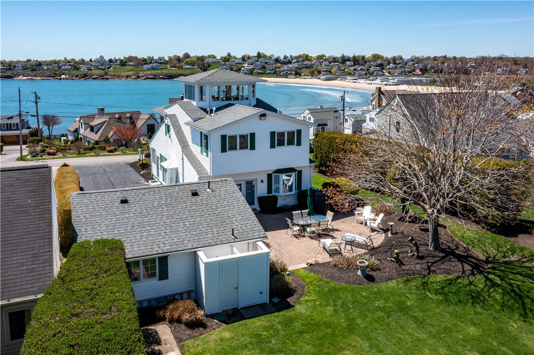 Narragansett, Rhode Island 02882, United States, 4 Bedrooms Bedrooms, ,4 BathroomsBathrooms,Residential,Pending,127233