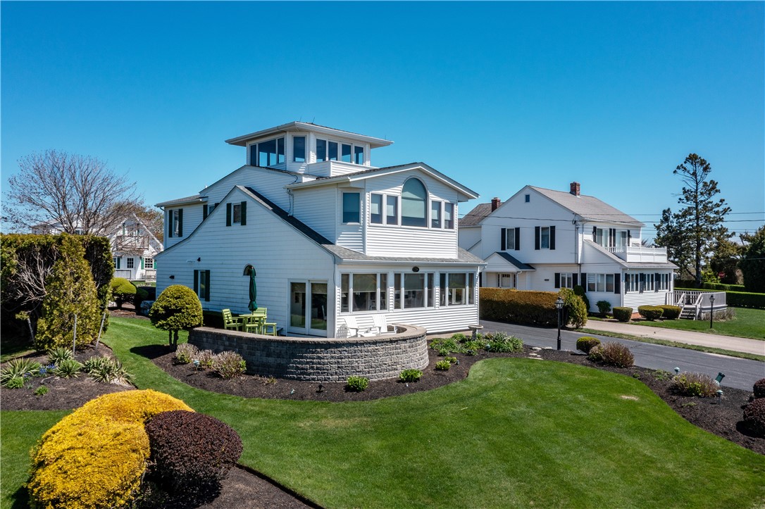 Narragansett, Rhode Island 02882, United States, 4 Bedrooms Bedrooms, ,4 BathroomsBathrooms,Residential,Pending,127233