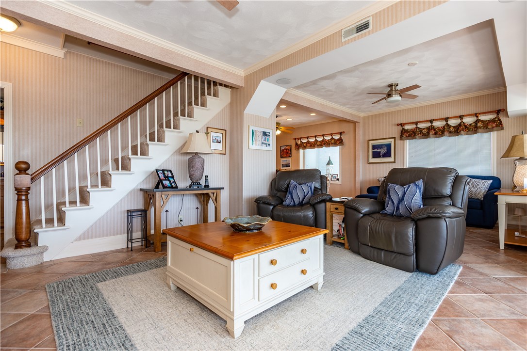 Narragansett, Rhode Island 02882, United States, 4 Bedrooms Bedrooms, ,4 BathroomsBathrooms,Residential,Pending,127233