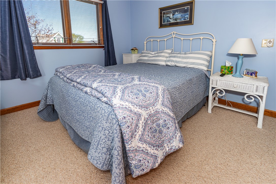 Narragansett, Rhode Island 02882, United States, 4 Bedrooms Bedrooms, ,4 BathroomsBathrooms,Residential,Pending,127233