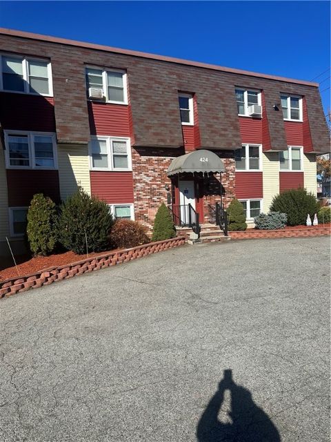 424 Smithfield Avenue 1 Pawtucket RI 02860