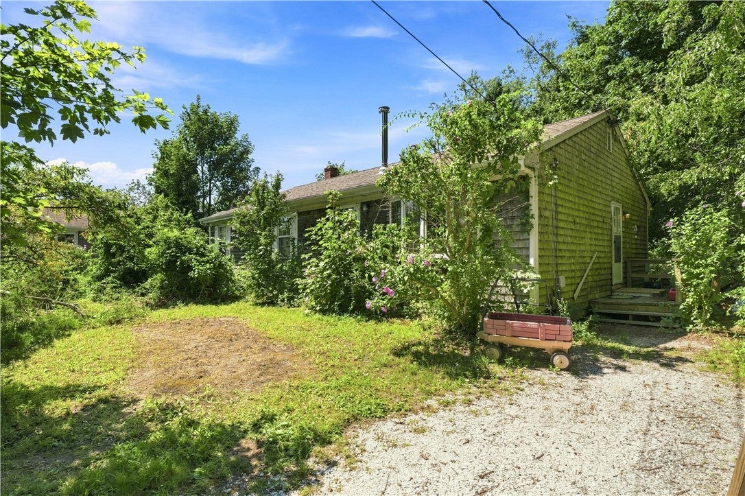 54 Narragansett Boulevard