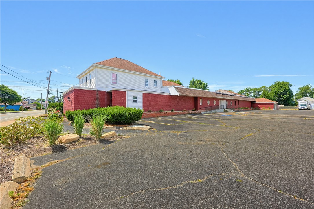 955 West Shore Road