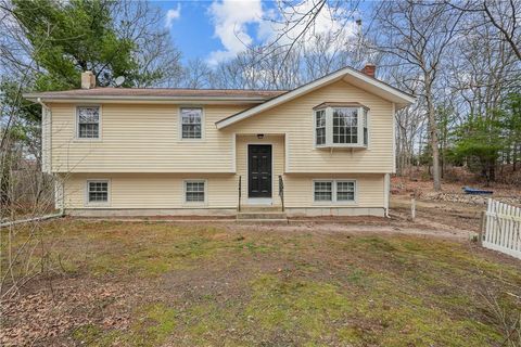 Single Family Residence in West Greenwich RI 92 Mohawk Trail.jpg