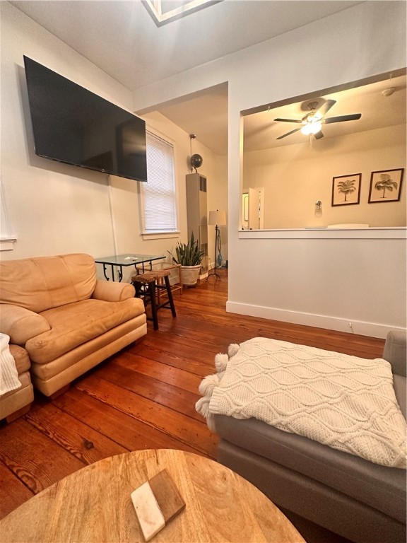 Newport, Rhode Island 02840, United States, 1 Bedroom Bedrooms, ,1 BathroomBathrooms,Residential,Active,158105