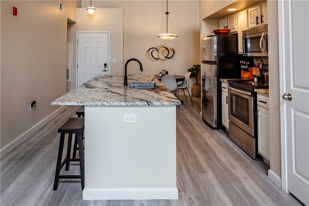 Providence, Rhode Island 02903, United States, 2 Bedrooms Bedrooms, ,1 BathroomBathrooms,Residential,Active,159116