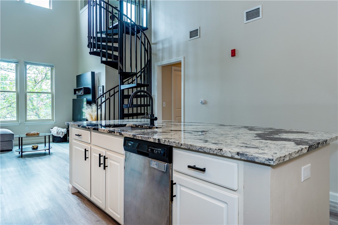 Providence, Rhode Island 02903, United States, 2 Bedrooms Bedrooms, ,1 BathroomBathrooms,Residential,Active,159116