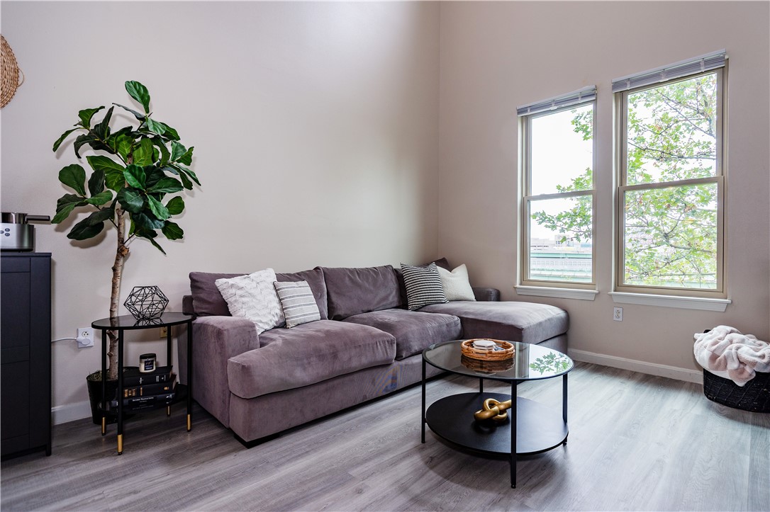 Providence, Rhode Island 02903, United States, 2 Bedrooms Bedrooms, ,1 BathroomBathrooms,Residential,Active,159116