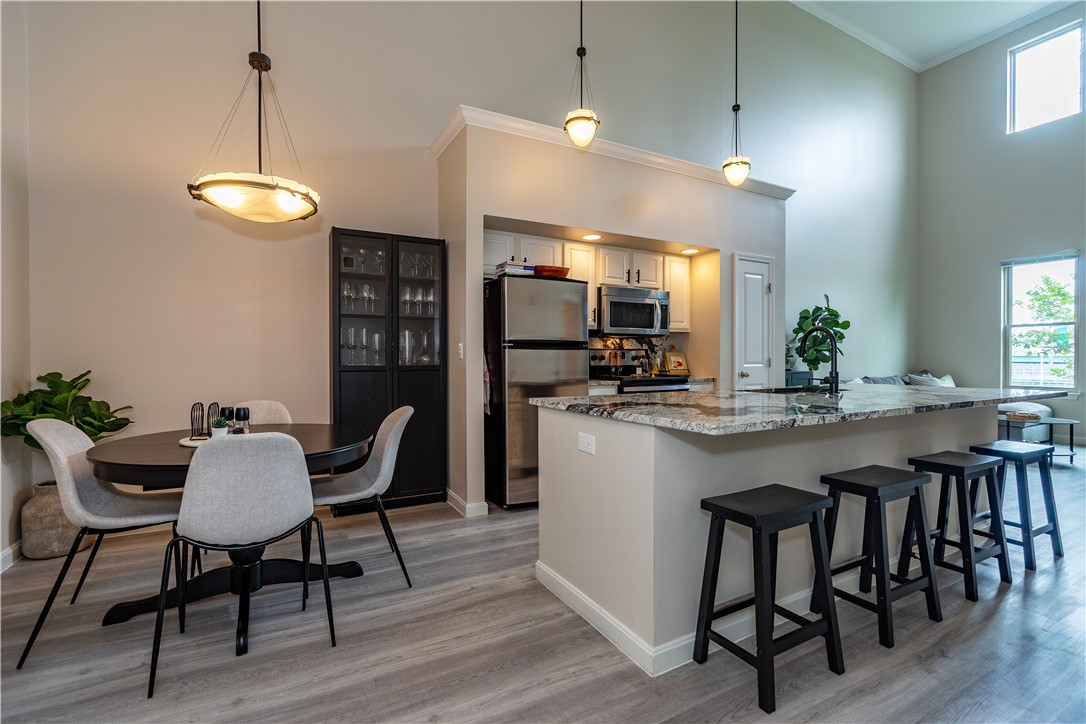 Providence, Rhode Island 02903, United States, 2 Bedrooms Bedrooms, ,1 BathroomBathrooms,Residential,Active,159116