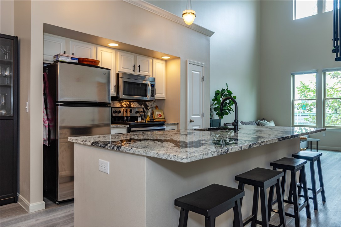 Providence, Rhode Island 02903, United States, 2 Bedrooms Bedrooms, ,1 BathroomBathrooms,Residential,Active,159116