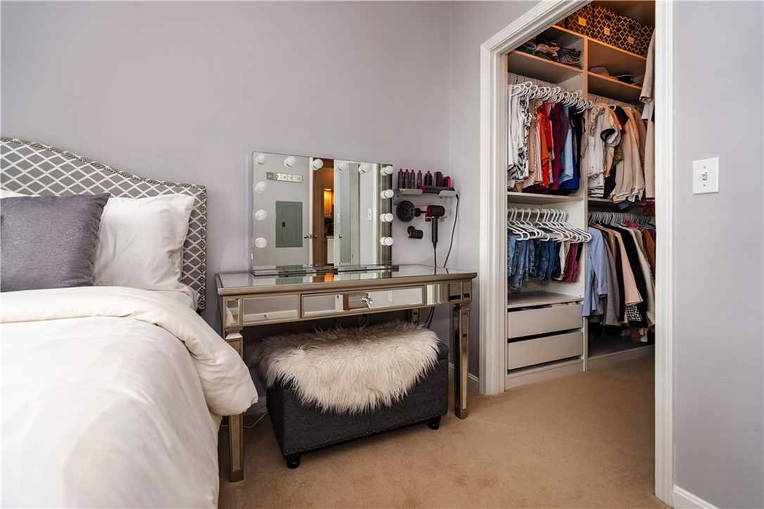 Providence, Rhode Island 02903, United States, 2 Bedrooms Bedrooms, ,1 BathroomBathrooms,Residential,Active,159116