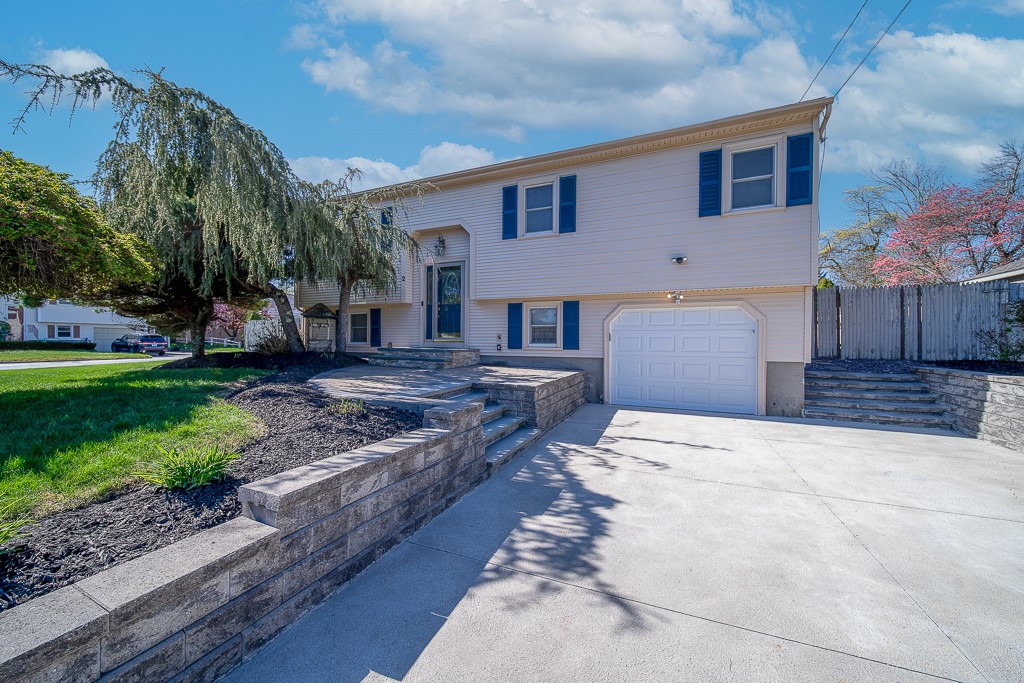2 Dogwood Drive