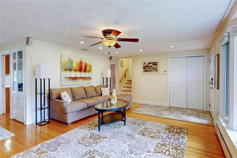 Single Family Residence in Cranston RI 152 Sagamore Road 4.jpg