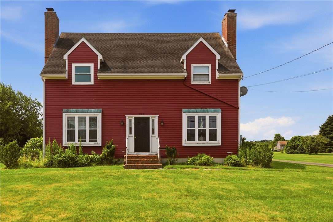 223 Oliphant Lane A