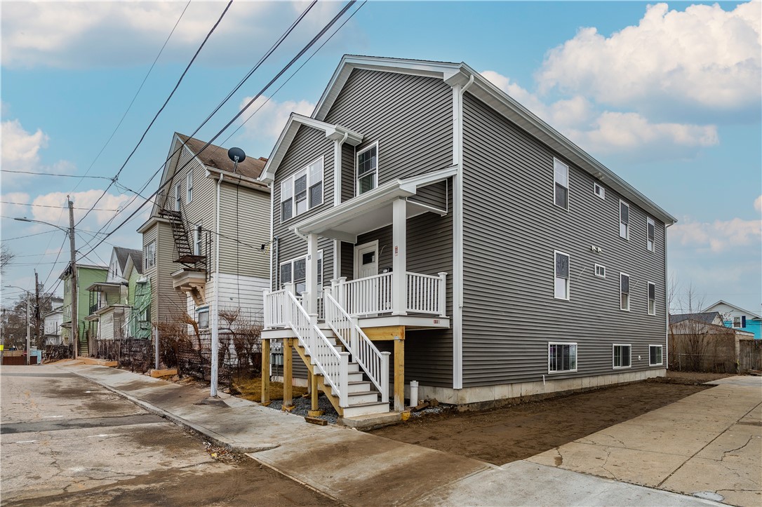 Providence, Rhode Island 02908, United States, 11 Bedrooms Bedrooms, ,4 BathroomsBathrooms,Residential,Pending,96508