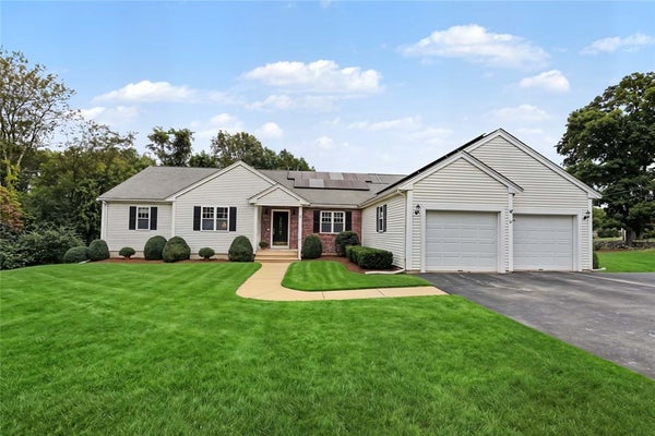 23 VALLEY STREAM DR, CUMBERLAND, RI 02864 - Image 960621c80e26e43b650fbbabab8ae41e/2045104331