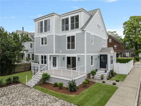 104 Second Street Newport RI 02840
