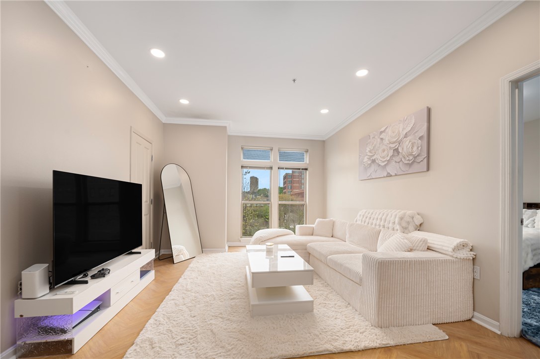 1000 Providence Place 374