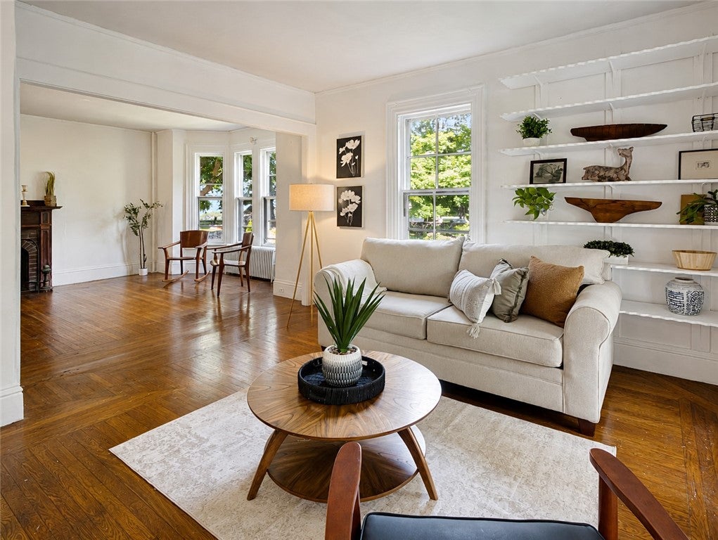 219 Nanaquaket Road