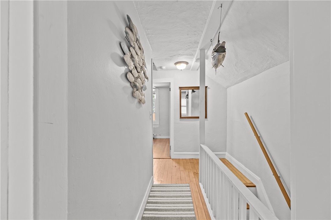 Newport, Rhode Island 02840, United States, 3 Bedrooms Bedrooms, ,2 BathroomsBathrooms,Residential,Active,206745