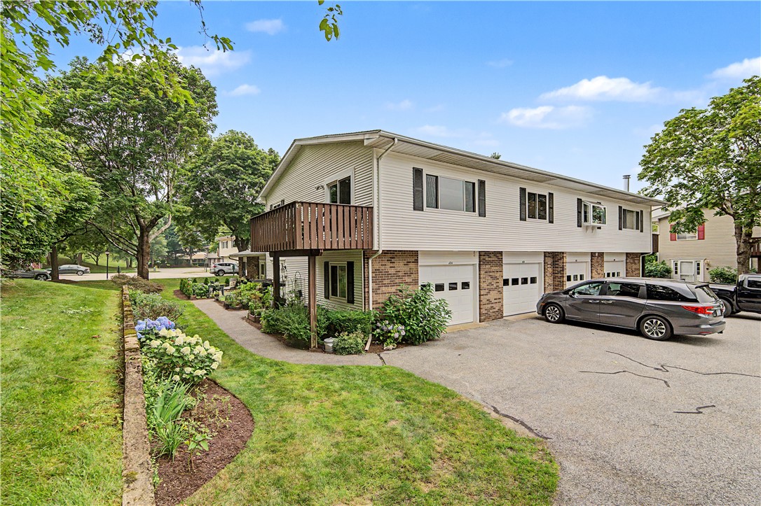 494 Round Hill Court 494