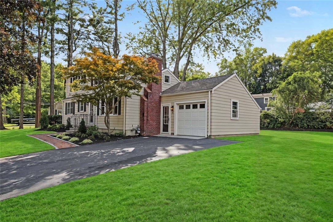 8 Pine Cone Drive
