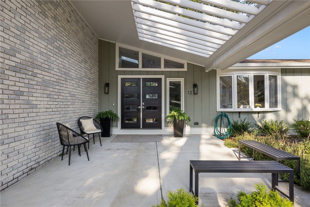 12 Kenmore Way