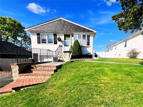 Single Family Residence in Cranston RI 12 Freehold Avenue.jpg