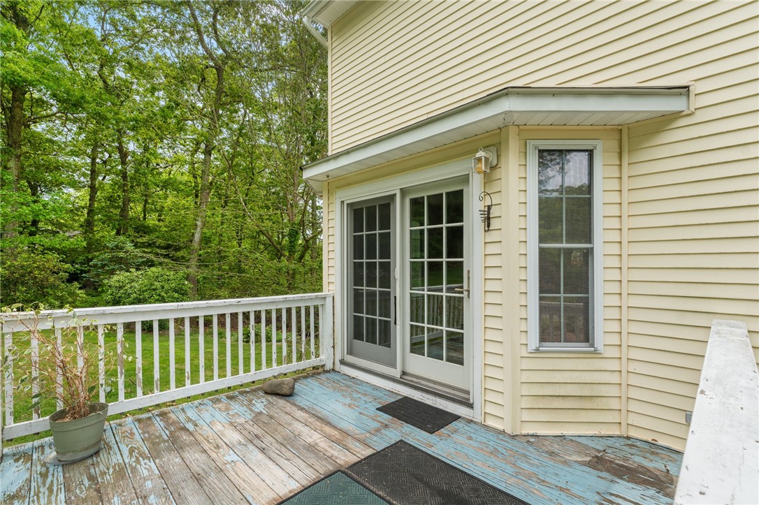 South Kingstown, Rhode Island 02892, United States, 3 Bedrooms Bedrooms, ,3 BathroomsBathrooms,Residential,Active,140858