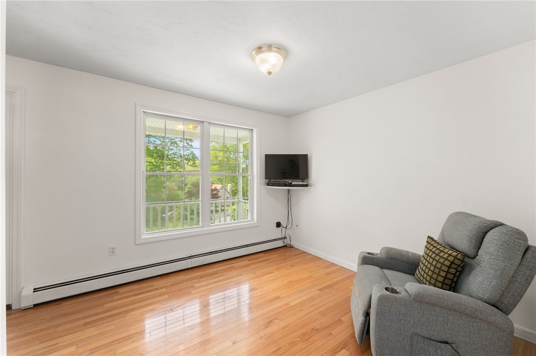 South Kingstown, Rhode Island 02892, United States, 3 Bedrooms Bedrooms, ,3 BathroomsBathrooms,Residential,Active,140858