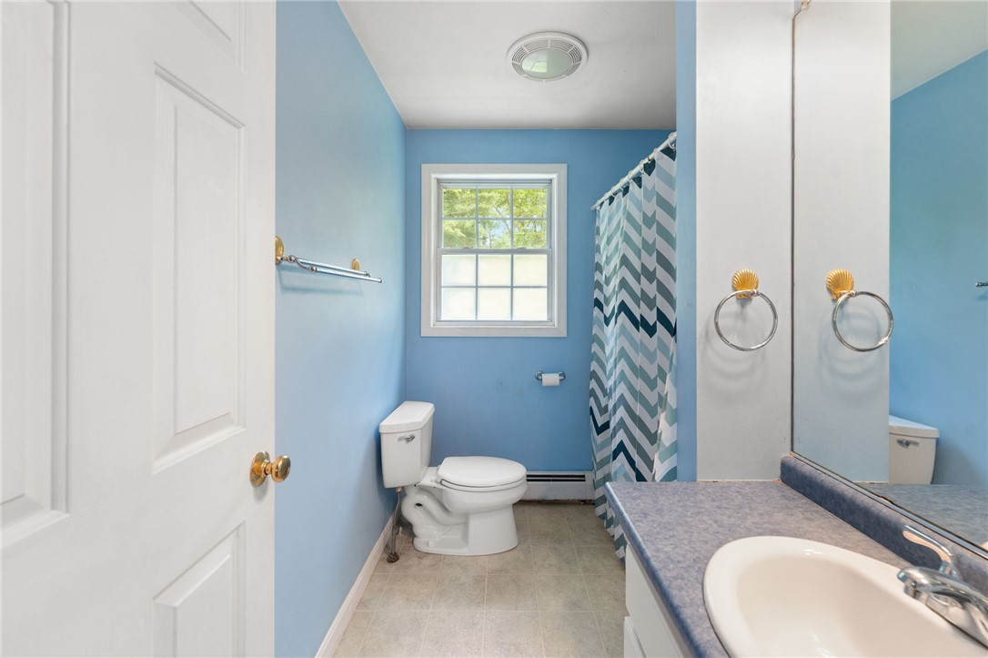 South Kingstown, Rhode Island 02892, United States, 3 Bedrooms Bedrooms, ,3 BathroomsBathrooms,Residential,Active,140858