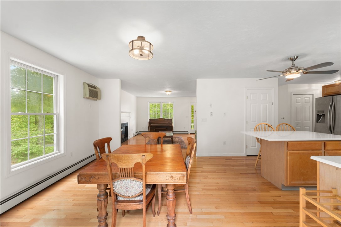 South Kingstown, Rhode Island 02892, United States, 3 Bedrooms Bedrooms, ,3 BathroomsBathrooms,Residential,Active,140858