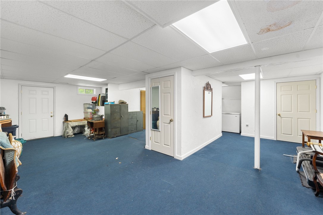 South Kingstown, Rhode Island 02892, United States, 3 Bedrooms Bedrooms, ,3 BathroomsBathrooms,Residential,Active,140858