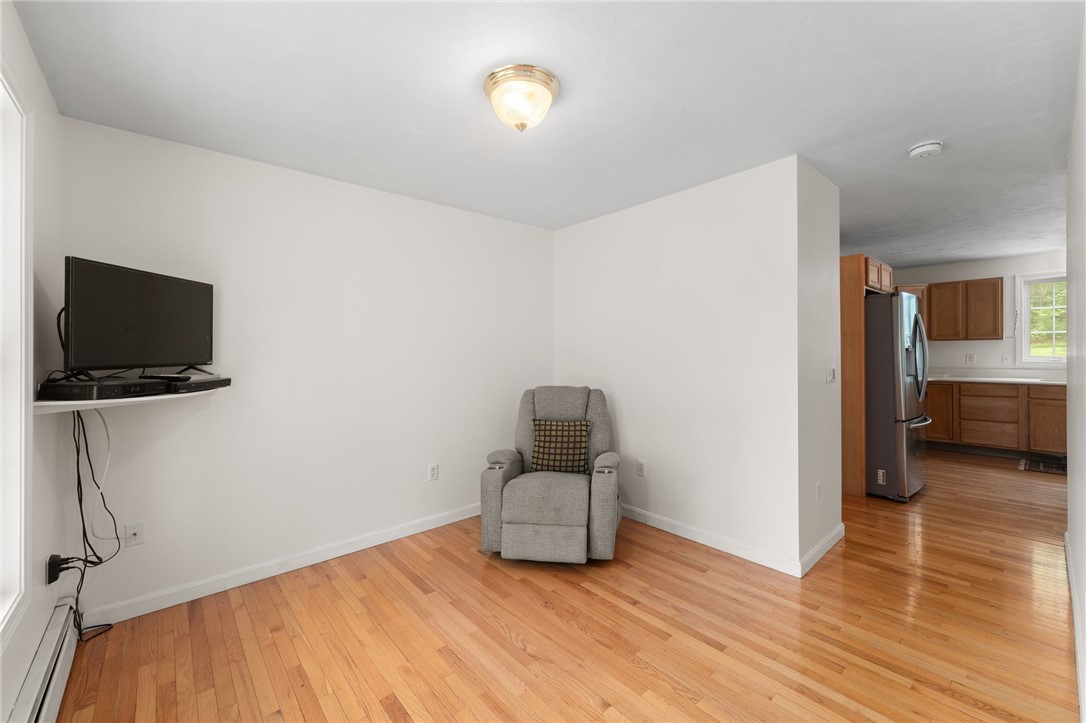 South Kingstown, Rhode Island 02892, United States, 3 Bedrooms Bedrooms, ,3 BathroomsBathrooms,Residential,Active,140858