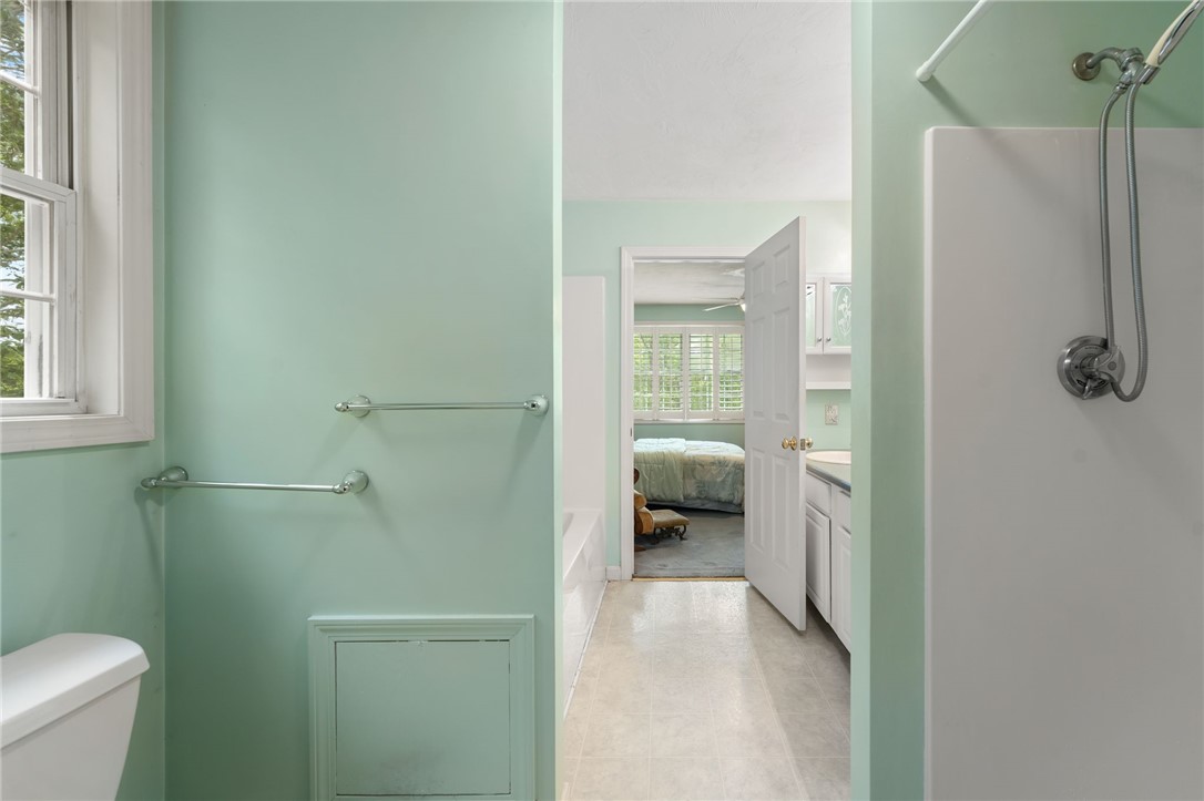 South Kingstown, Rhode Island 02892, United States, 3 Bedrooms Bedrooms, ,3 BathroomsBathrooms,Residential,Active,140858