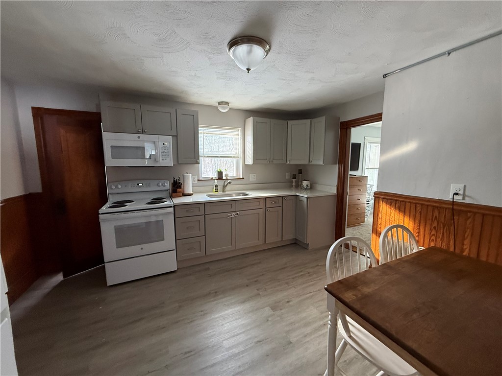 274 Waterman Avenue 2