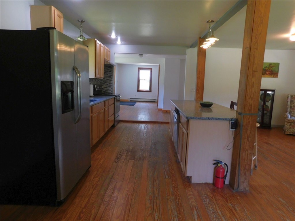 3895 KINGSTOWN Road