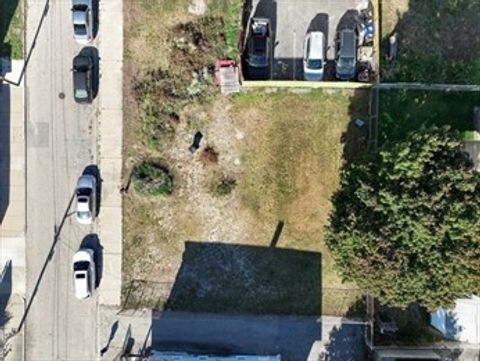 14 Seabury Street Providence RI 02907