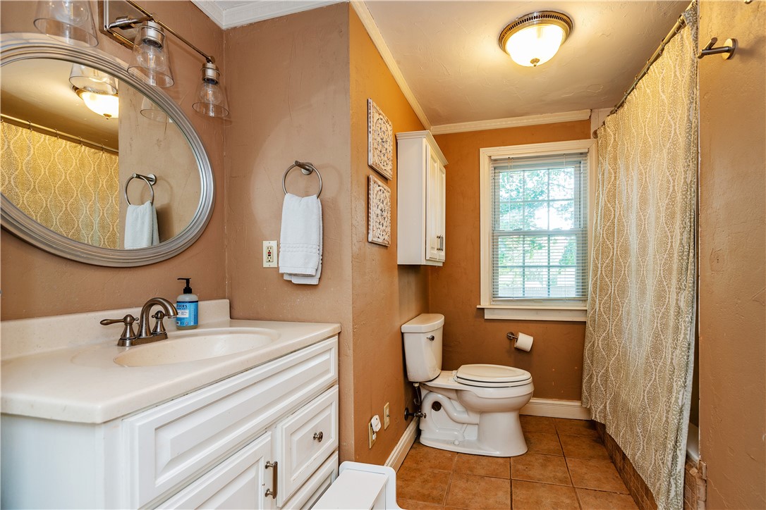 North Kingstown, Rhode Island 02852, United States, 3 Bedrooms Bedrooms, ,2 BathroomsBathrooms,Residential,Active,184870