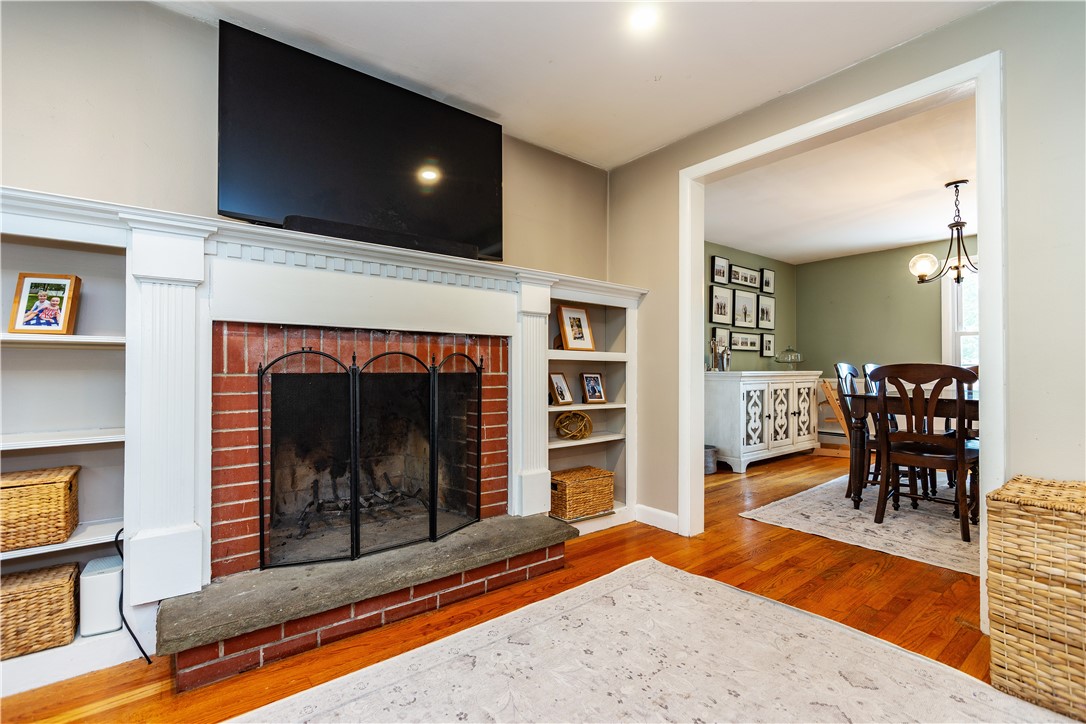 North Kingstown, Rhode Island 02852, United States, 3 Bedrooms Bedrooms, ,2 BathroomsBathrooms,Residential,Active,184870