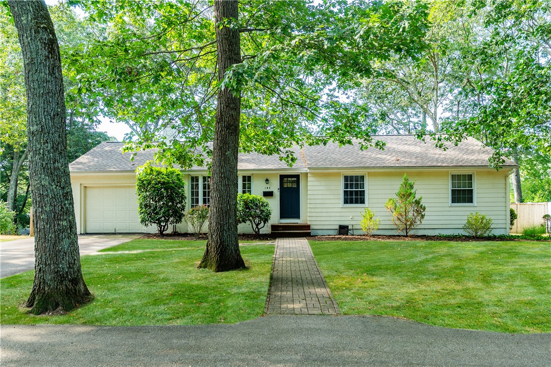 North Kingstown, Rhode Island 02852, United States, 3 Bedrooms Bedrooms, ,2 BathroomsBathrooms,Residential,Active,184870