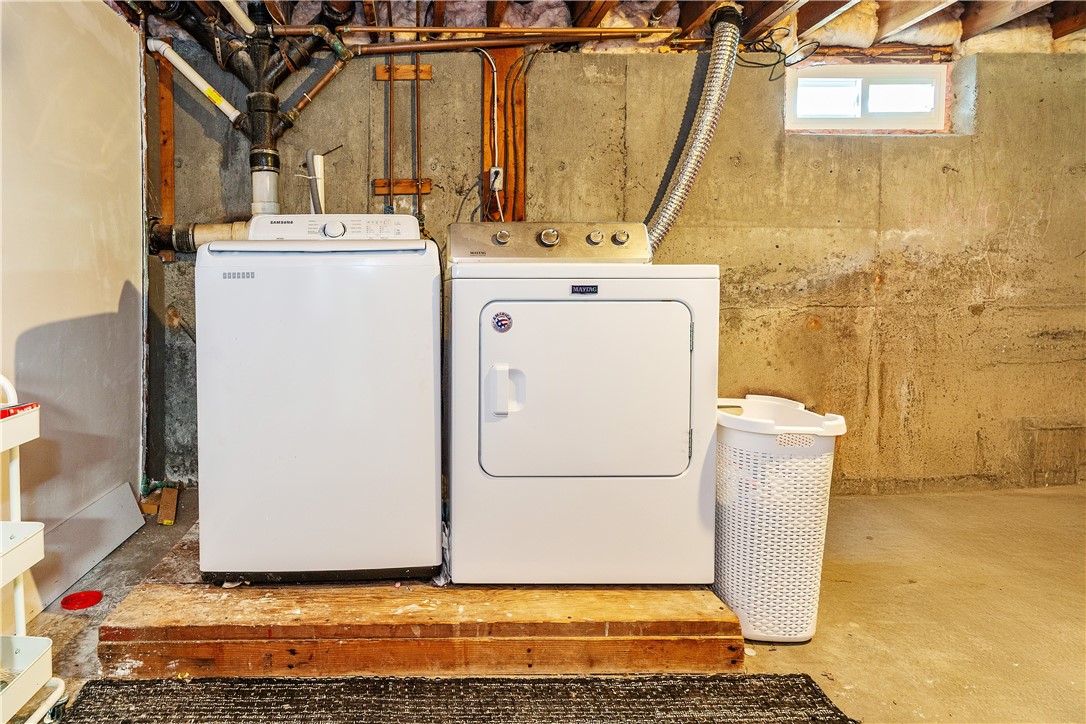 North Kingstown, Rhode Island 02852, United States, 3 Bedrooms Bedrooms, ,2 BathroomsBathrooms,Residential,Active,184870