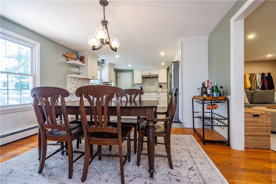 North Kingstown, Rhode Island 02852, United States, 3 Bedrooms Bedrooms, ,2 BathroomsBathrooms,Residential,Active,184870