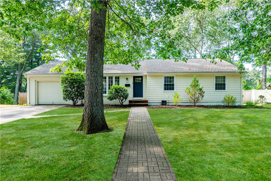 North Kingstown, Rhode Island 02852, United States, 3 Bedrooms Bedrooms, ,2 BathroomsBathrooms,Residential,Active,184870