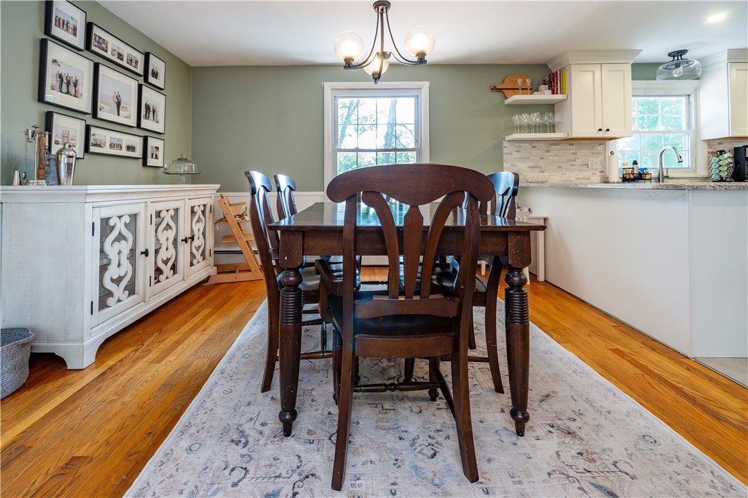 North Kingstown, Rhode Island 02852, United States, 3 Bedrooms Bedrooms, ,2 BathroomsBathrooms,Residential,Active,184870