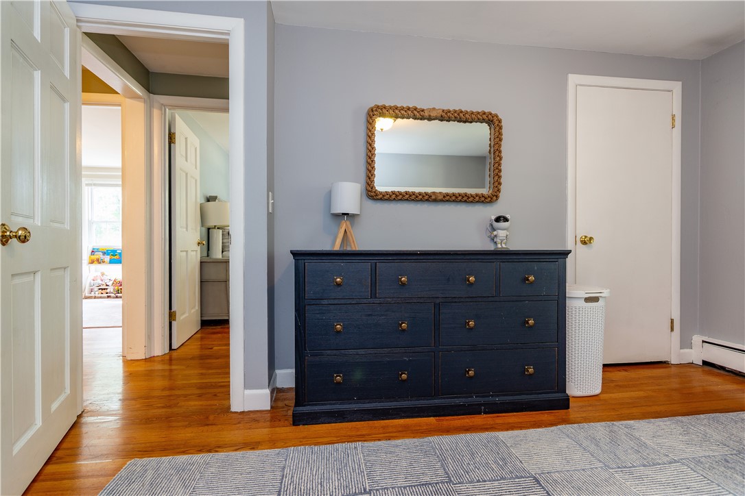 North Kingstown, Rhode Island 02852, United States, 3 Bedrooms Bedrooms, ,2 BathroomsBathrooms,Residential,Active,184870