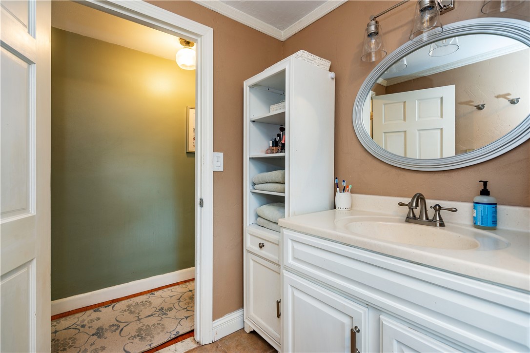 North Kingstown, Rhode Island 02852, United States, 3 Bedrooms Bedrooms, ,2 BathroomsBathrooms,Residential,Active,184870