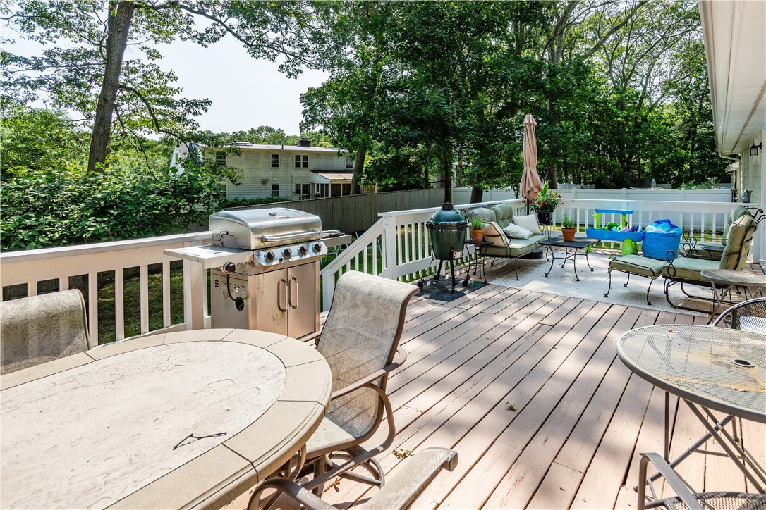 North Kingstown, Rhode Island 02852, United States, 3 Bedrooms Bedrooms, ,2 BathroomsBathrooms,Residential,Active,184870