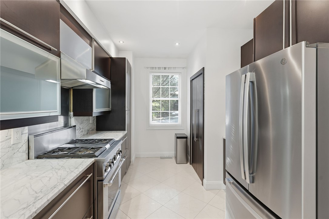 315 Old River Road 20